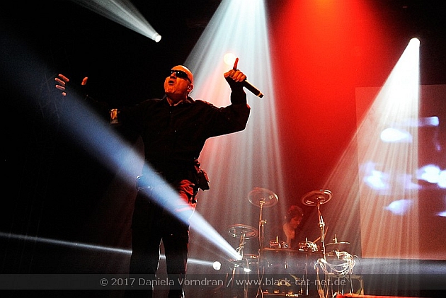 16 front242