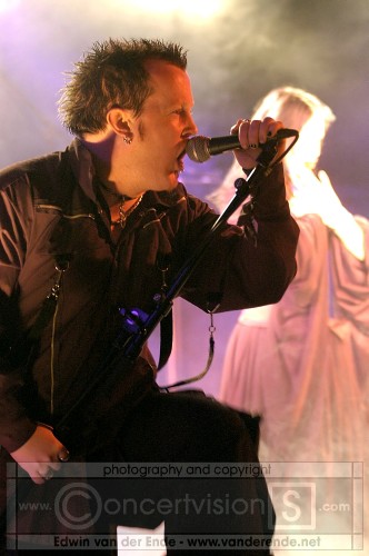 tristania2005w2denbosch_end067.jpg