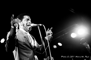 VintageTrouble-1