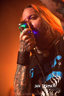 devildriver43