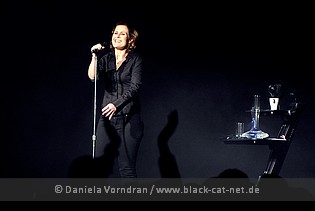 alisonmoyet5