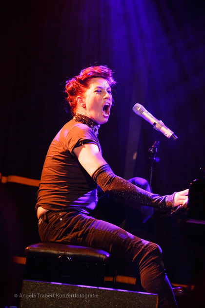 amandapalmer10