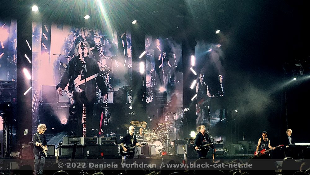 thecure 2022 11 22 22.56.35 klein