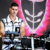 26_clubstage_extize_D3S3264_klein