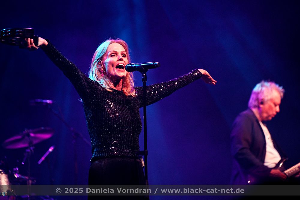 belinda carlisle intro NZ86067 klein