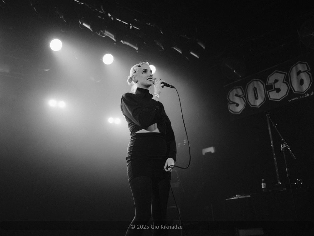 mollynilsson byGioKiknadze 08