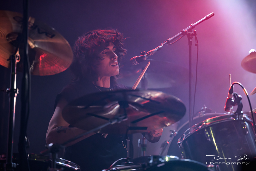 20251211 200243 Tuk Smith The Restless Hearts