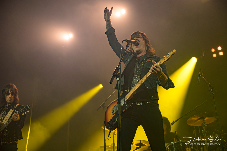 20251211 201055 Tuk Smith The Restless Hearts