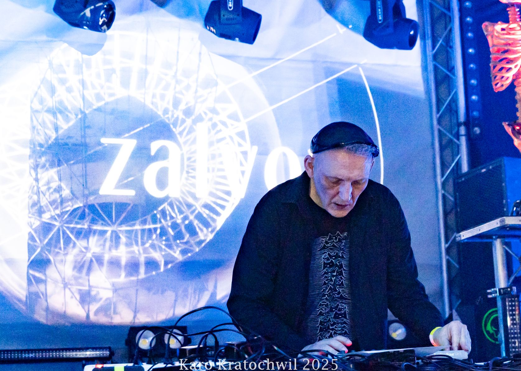 zalvox karo kratochwil 2025 14