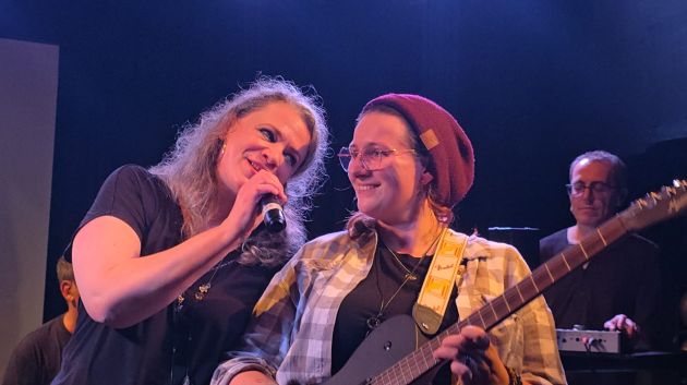 waitingforwords05 bySabineMazoyer