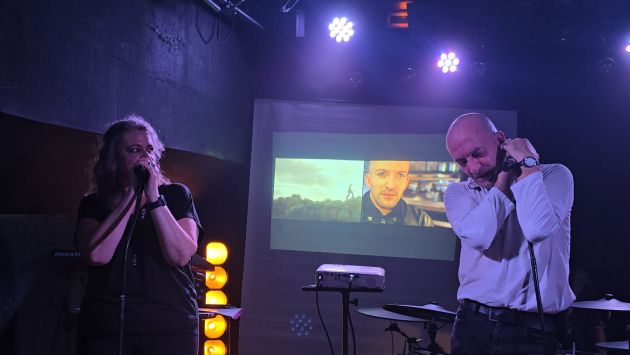 waitingforwords07 bySabineMazoyer