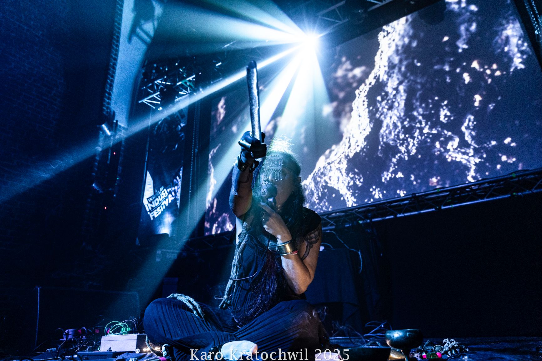 alos karo kratochwil 2025 13 16