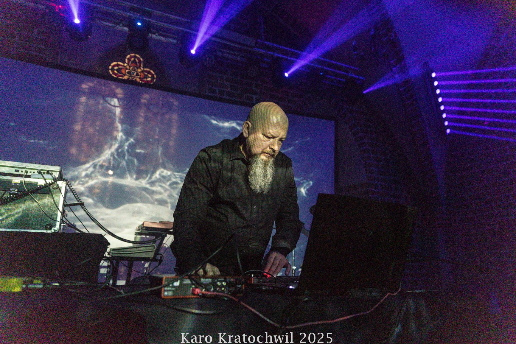 moan karo kratochwil 2025 4