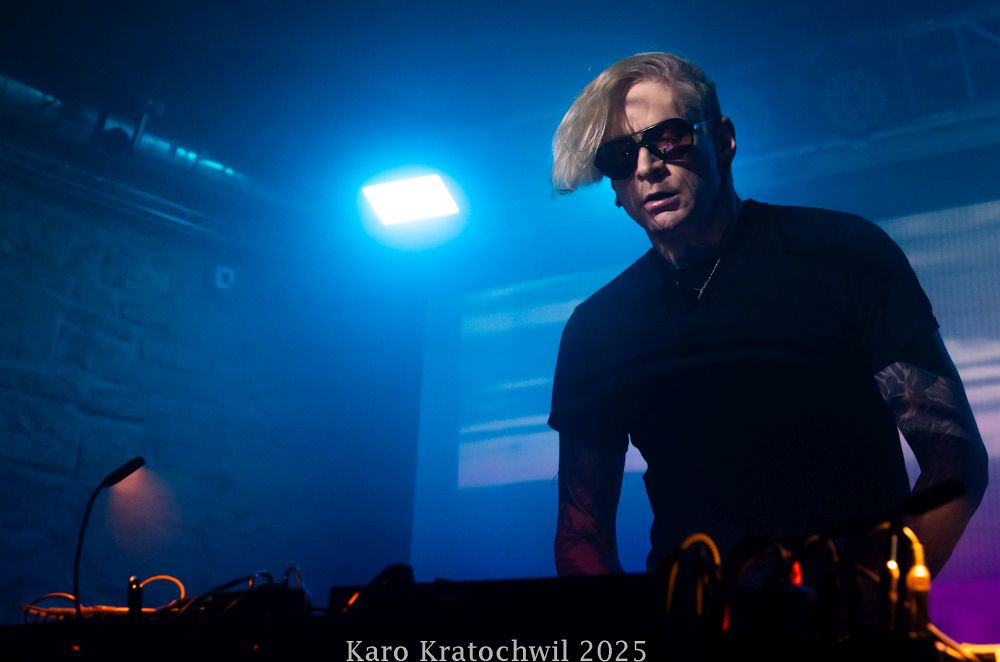 statiqbloom  karo kratochwil 2025