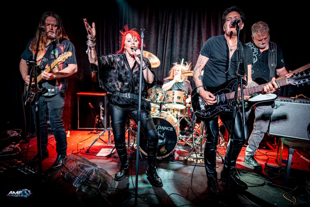 Ghost Dance1000060740