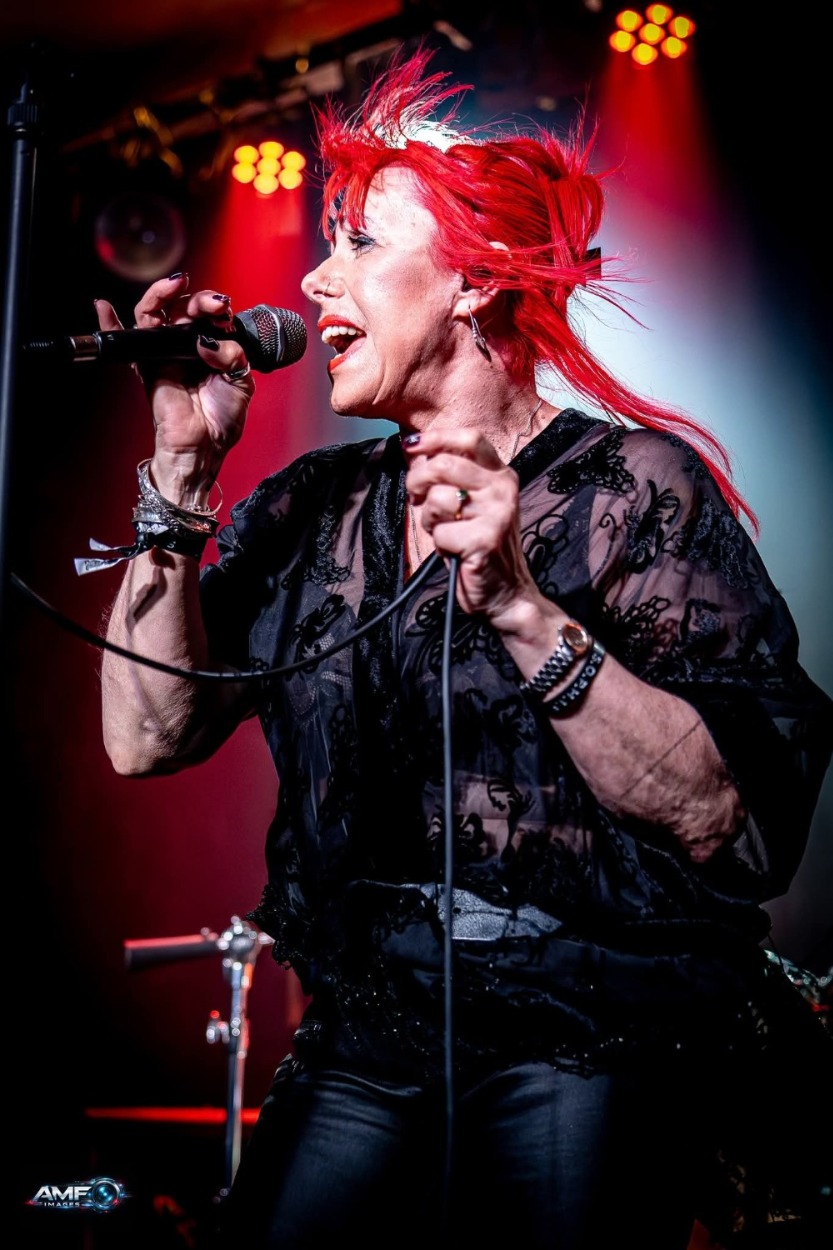 GhostDance1000060743