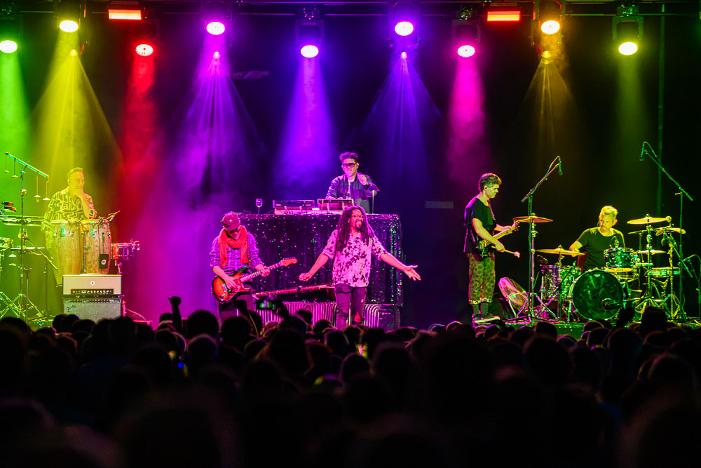 260726 Thievery Corporation CarlswerkVictoria Koeln 5277