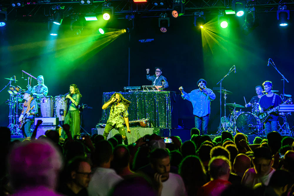 260726 ThieveryCorporation CarlswerkVictoria Koeln 5355